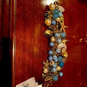 NWT bracelet 🐚🪸